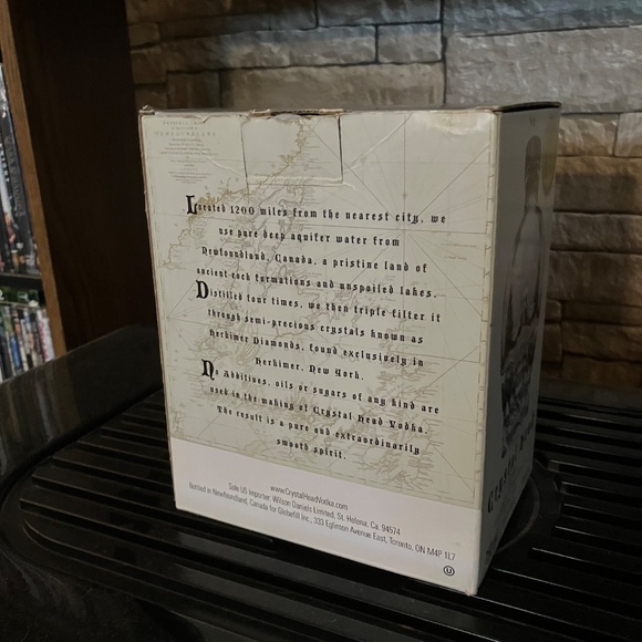 💀DAN AKROYD CRYSTAL HEAD SKULL DECANTER W/ORIGINAL BOX, BOTTLE HAD DA ON BOTTOM - Picture 4 of 12